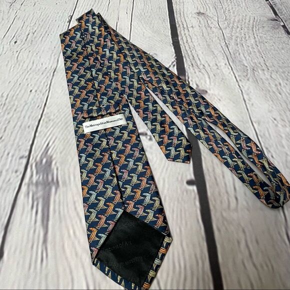 The Metropolitan Museum of Art men’s silk neck tie - Picture 4 of 7